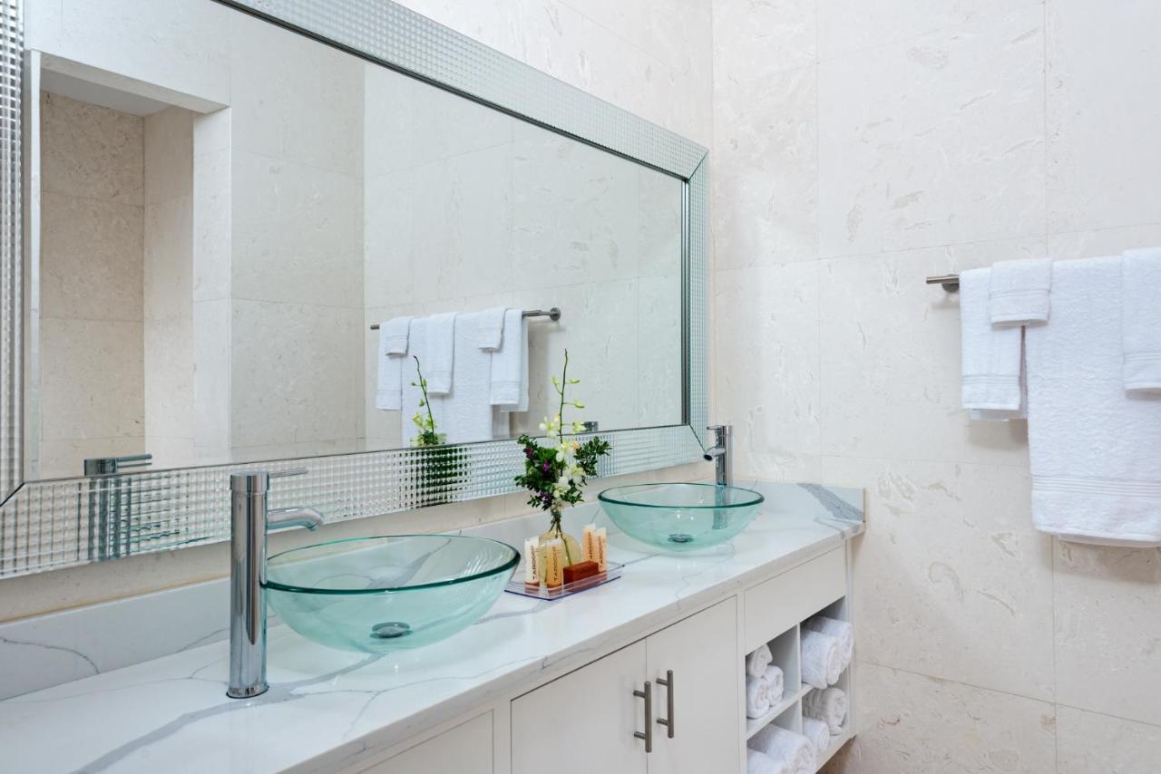 Zenza Boutique Hotel Turtle Cove Экстерьер фото